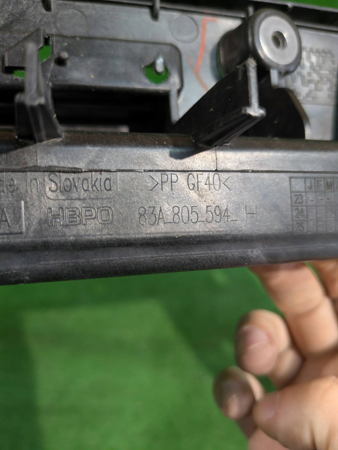 support panel for radiators pillar iron AUDI Q3 83A II