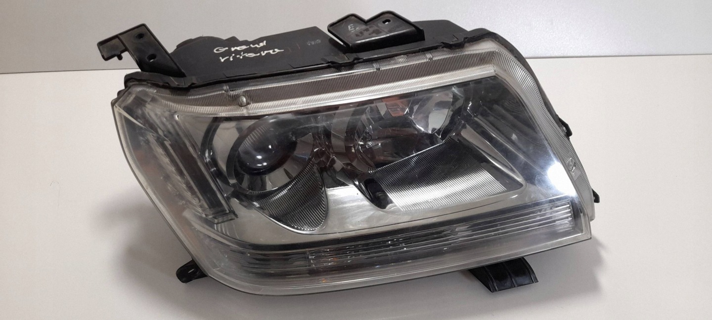 Suzuki Grand Vitara II Reflektor right 10059079 (R463)