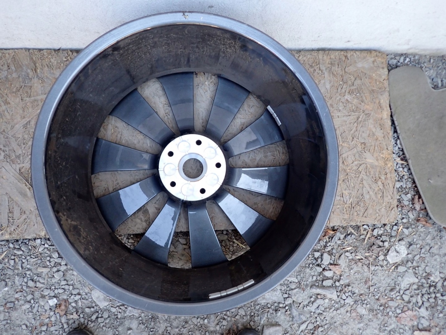disk hliníkový BENTLEY FLYING SPUR 17- 5x130 9J ET 64 22'' 3SE601025AB