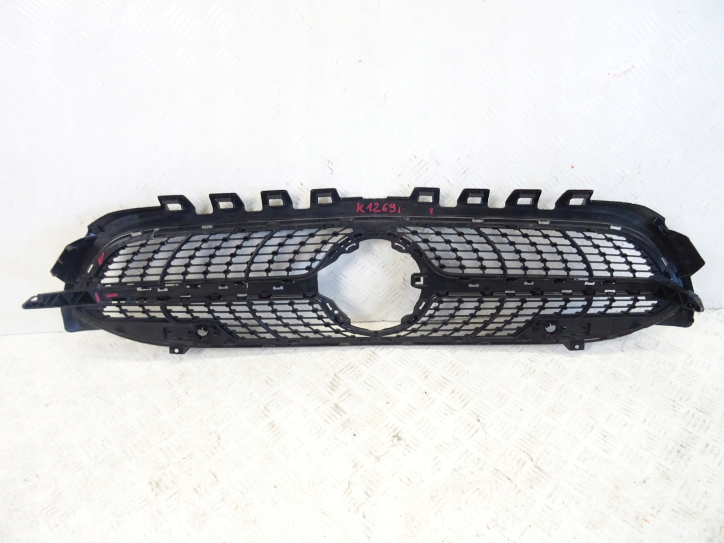 grill grille front front MERCEDES A-KLASA W177 A1778880200 .