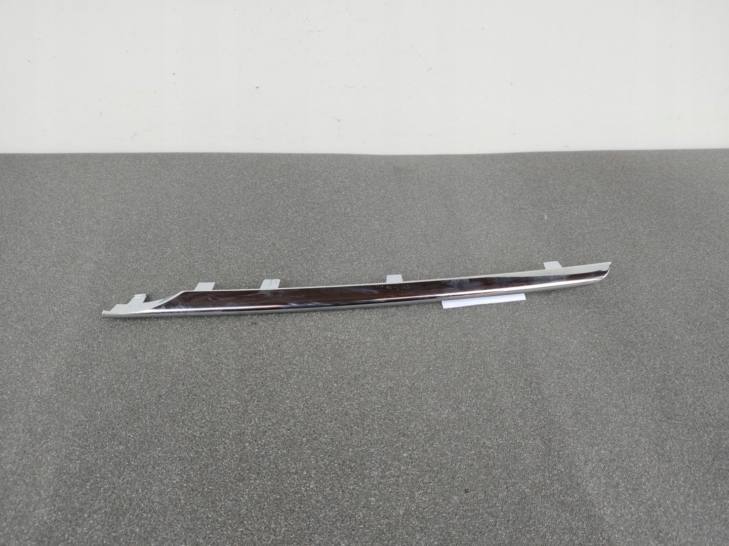 MERCEDES A-KLASA W169 FL left moulding below ATRAPE