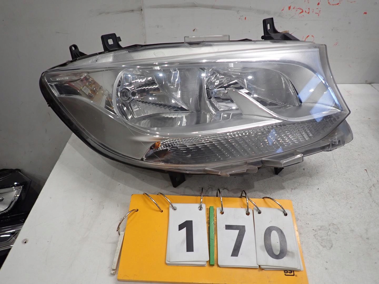 light front right MERCEDES SPRINETR W907 W910 2017- A9109060100