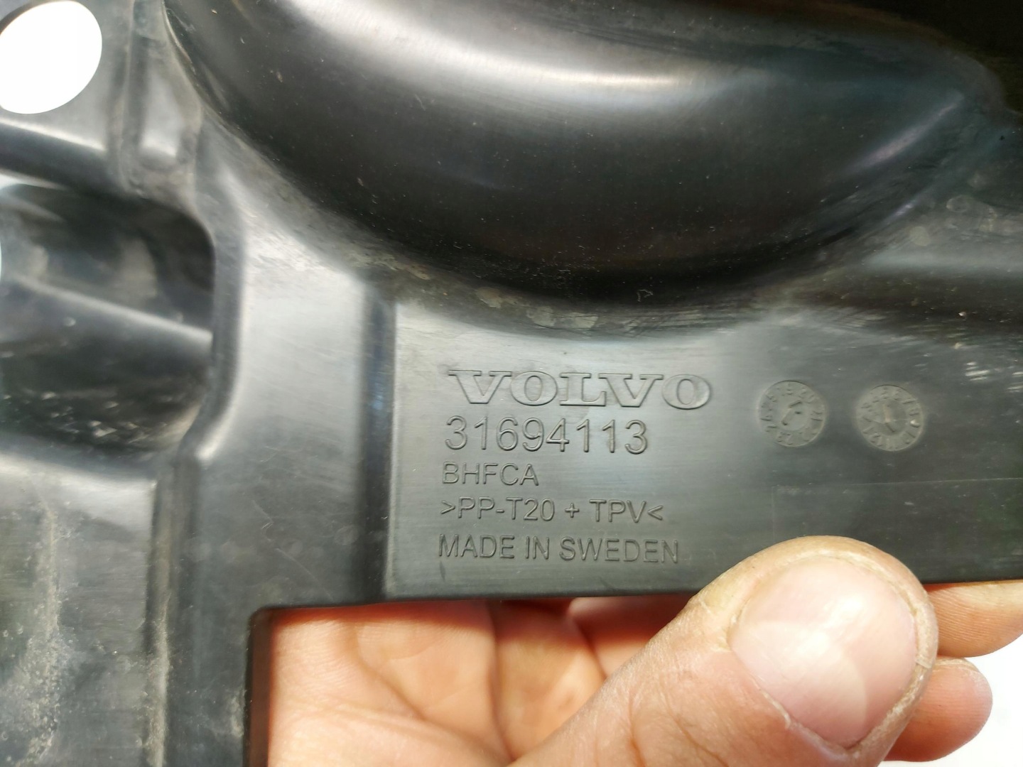 VOLVO XC40 cover podluznicy front right 31694113