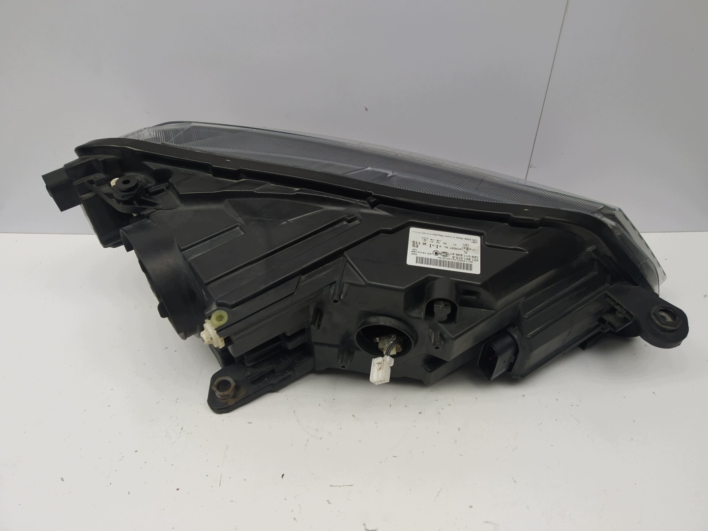 15r-- Skoda SuperB III reflektor light front left Xenon positioning 3V1941015A
