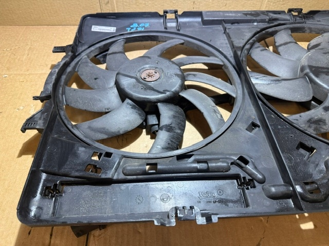 AUDI A4 B8 A5 Q5 radiator fan module 8K0121003M