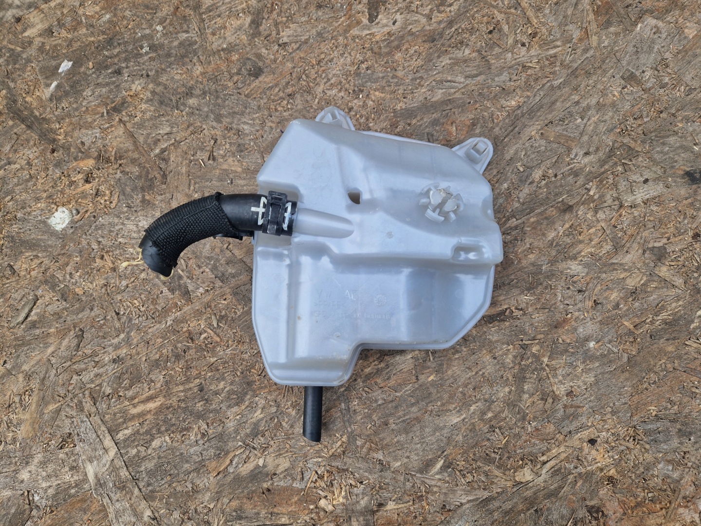 Scheibenwaschbehälter VW SKODA AUDI 2Q0121407D