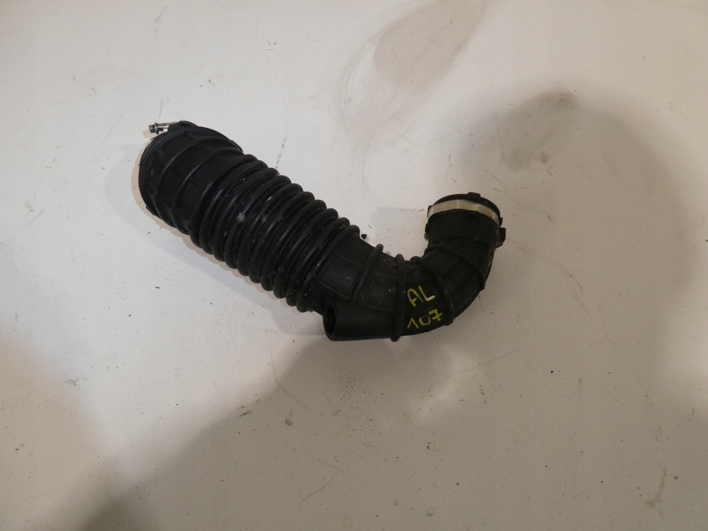 AUDI A4 B8 pipe air hose 2.0TDI 03G129629E