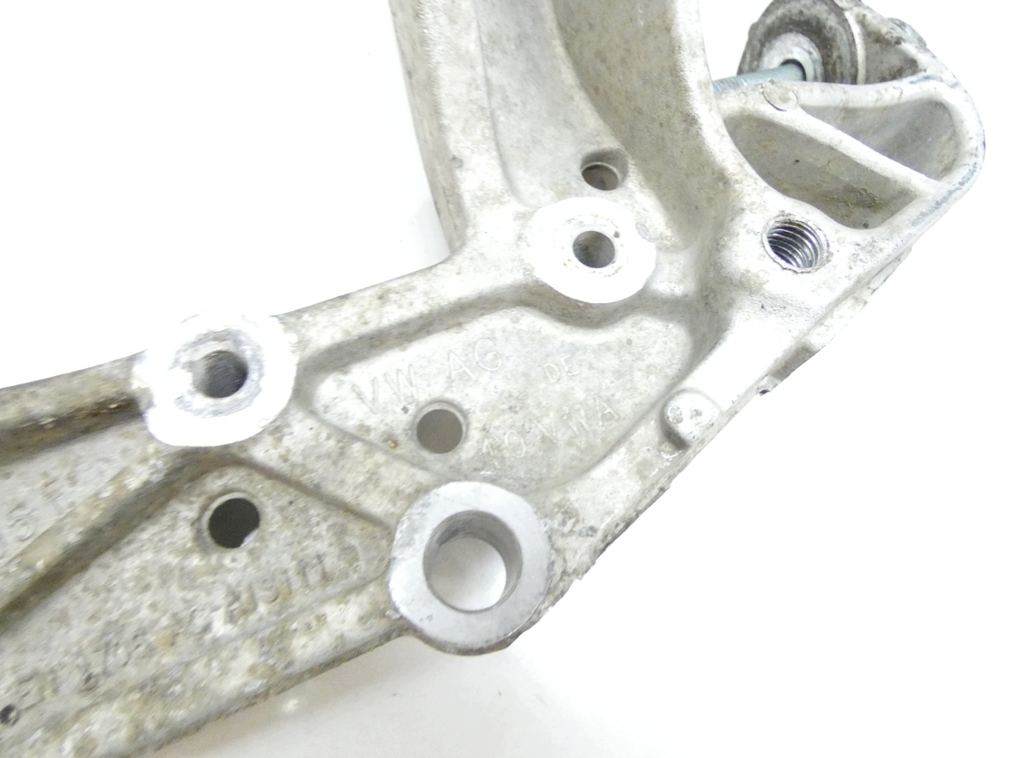 stütze halter des querlenkers links vorne VW TOURAN und 1.9 TDI 03-10 1K0199295F