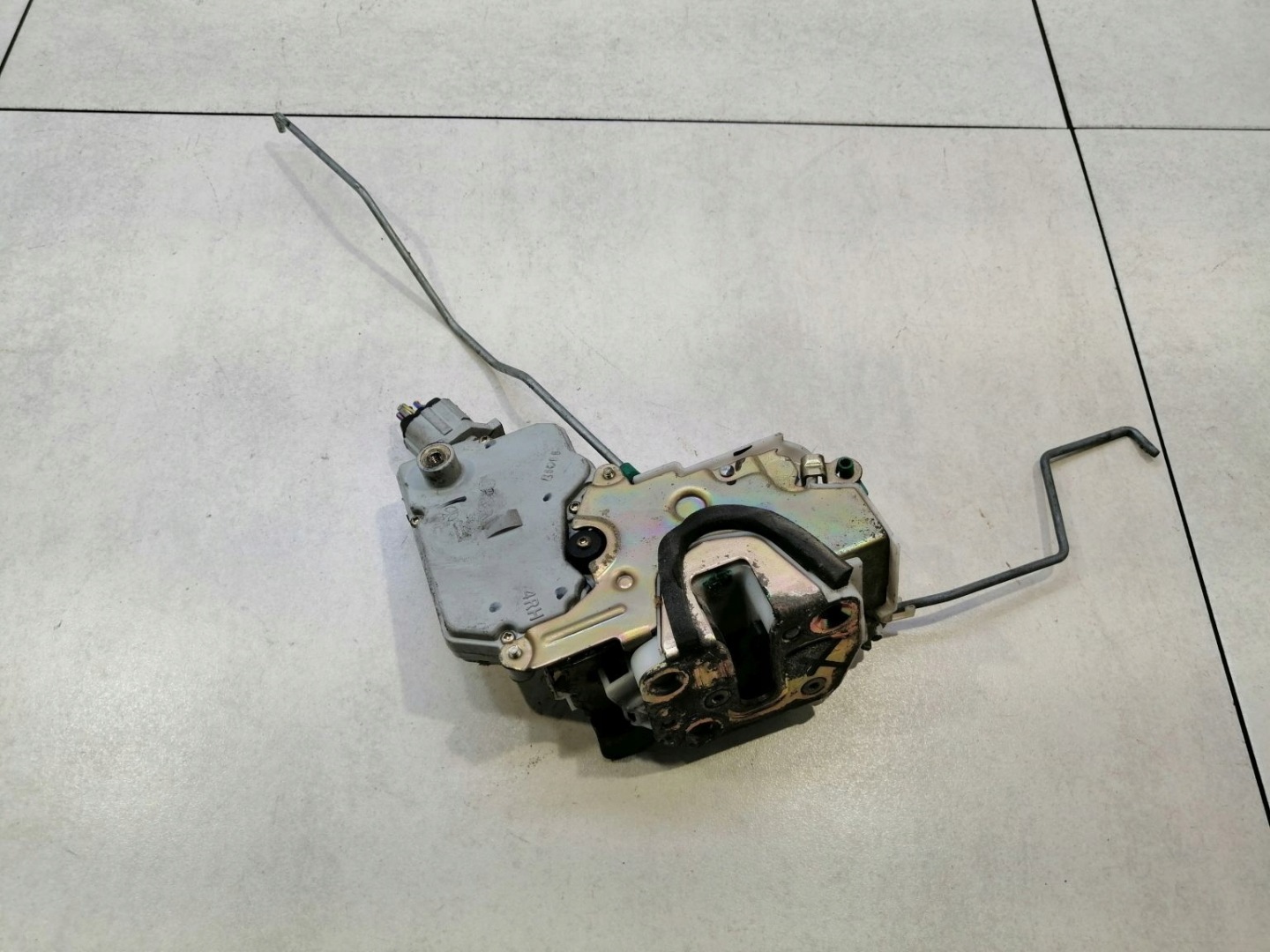 lock door right front NISSAN PRIMERA P11 6 PIN