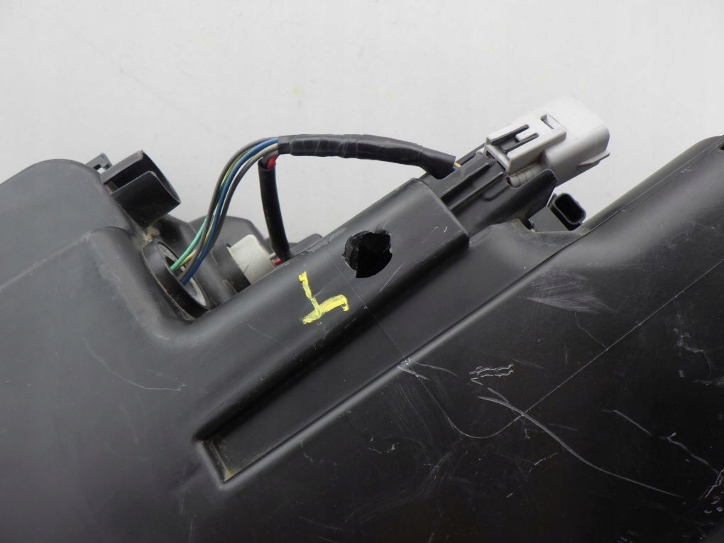 TOYOTA YARIS III LIFT LED 13- light right