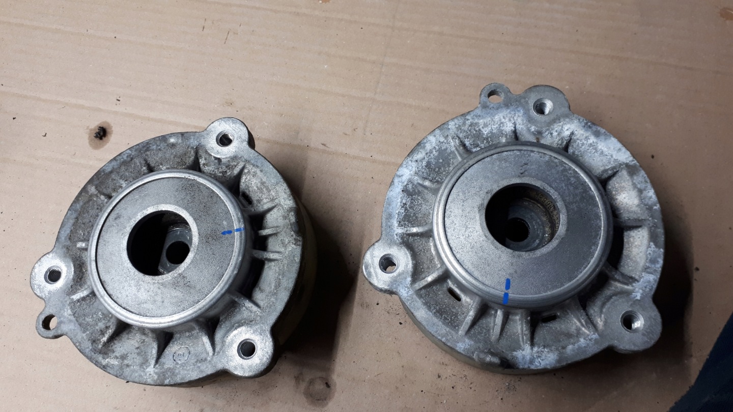 A4 B9 8W LOZYSKO adapter tlumiče předek A5 8W