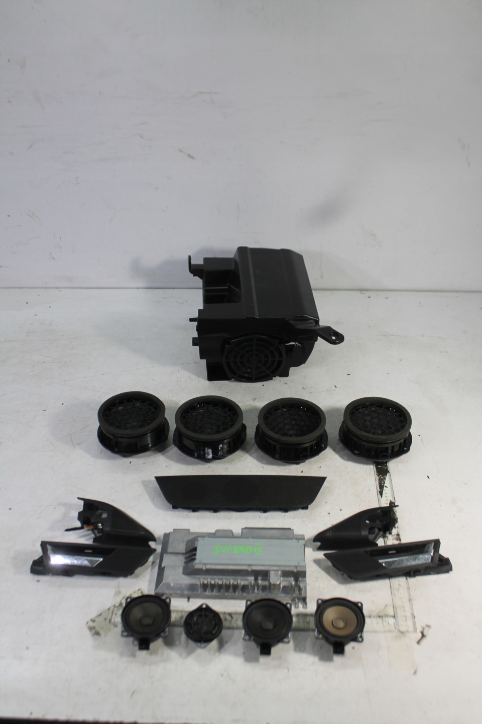 speakers amplifier KOMPLET SKODA SUPERB III 15
