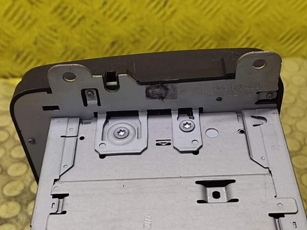 VW GOLF V RADIO 1K0035186AA