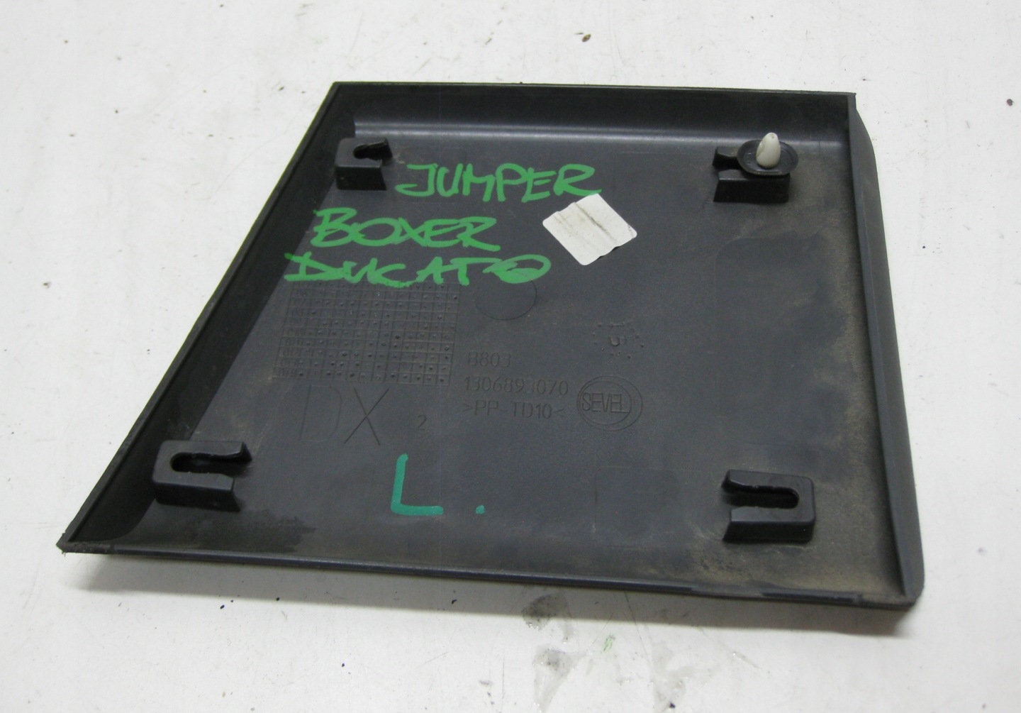 BOXER JUMPER DUCATO III LIFT moulding side right front 1306893070