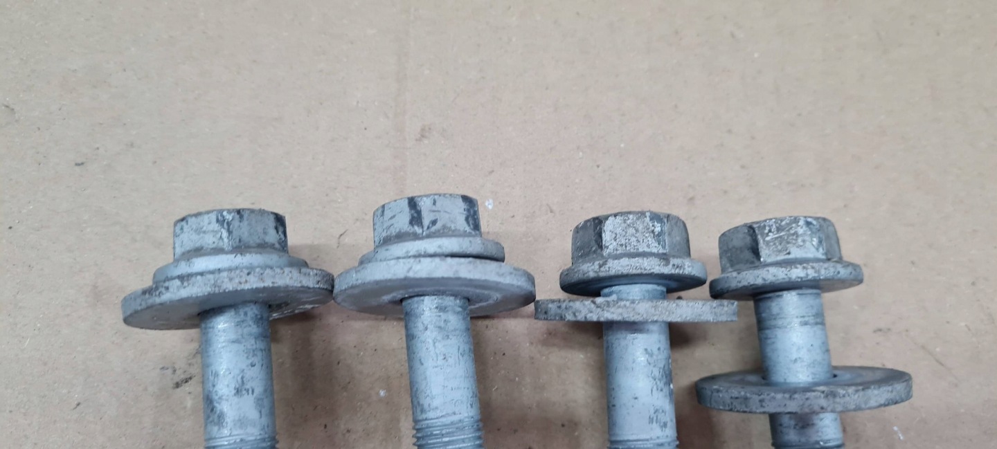 A6 C8 4K screws springing siders KOLYSKI SANEK rear part rear. A7 4K