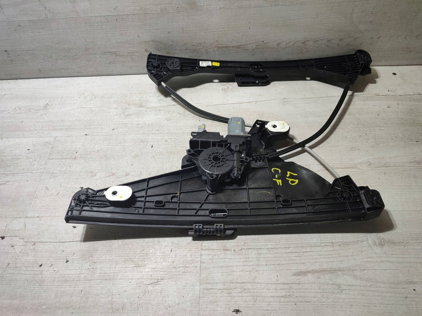 Opel Corsa F 2020 front side left lift of the window windows