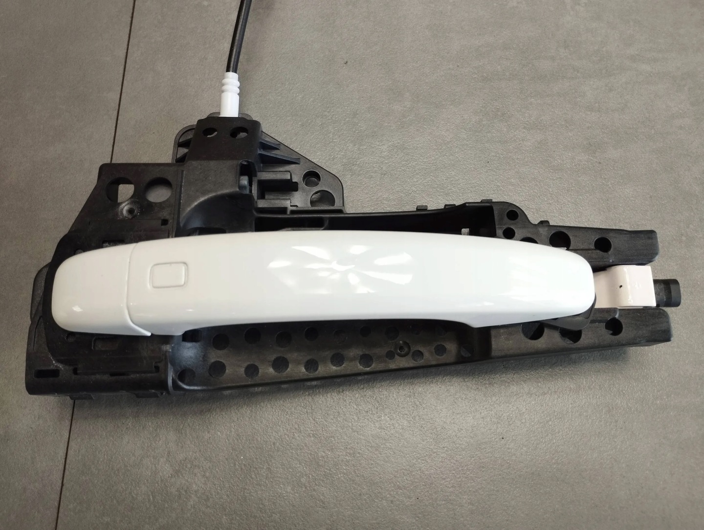 Audi A5 8T handle left rear part KESSY LY9C