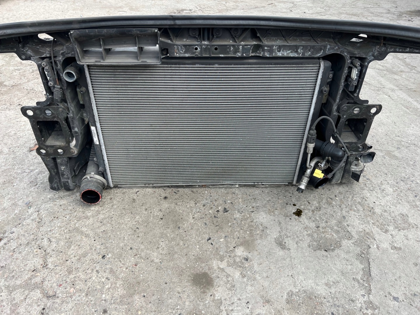 AUDI A3 8P LIFT 1.6 TDI CAYC support panel for radiators pillar radiator