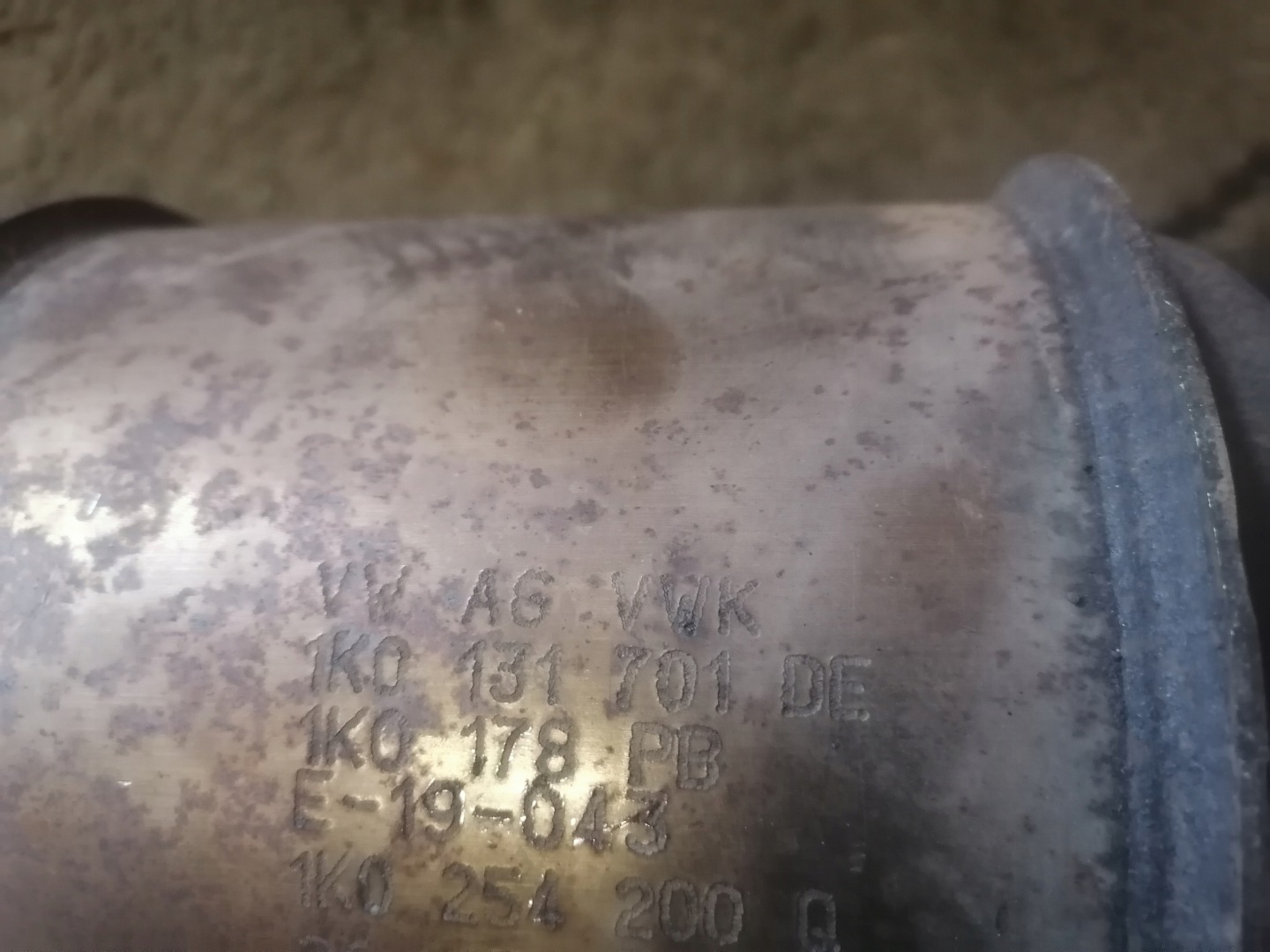 VW Golf 6 AUDI A3 1,4 TSI catalyst 1K0131701DE