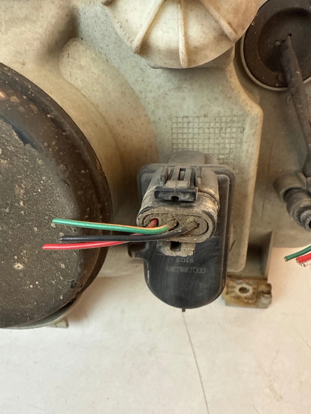 light front front right Mitsubishi Fuso UK Anglik