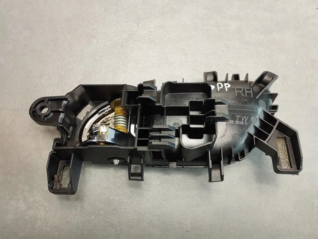 Renault Kadjar handle WEW right front 806704EA0A