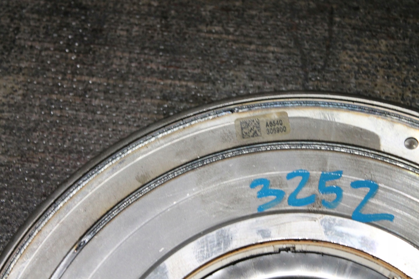 3252. wheel flywheel MERCEDES A6540306900