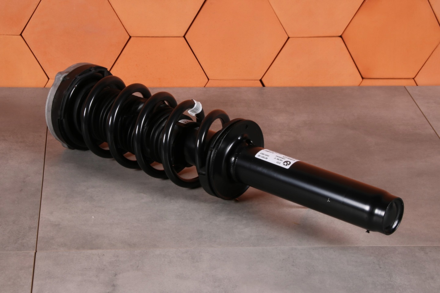 BMW 5 G30 G30 LCI shock absorber left front front XDRIVE 6875921 34 km !!!