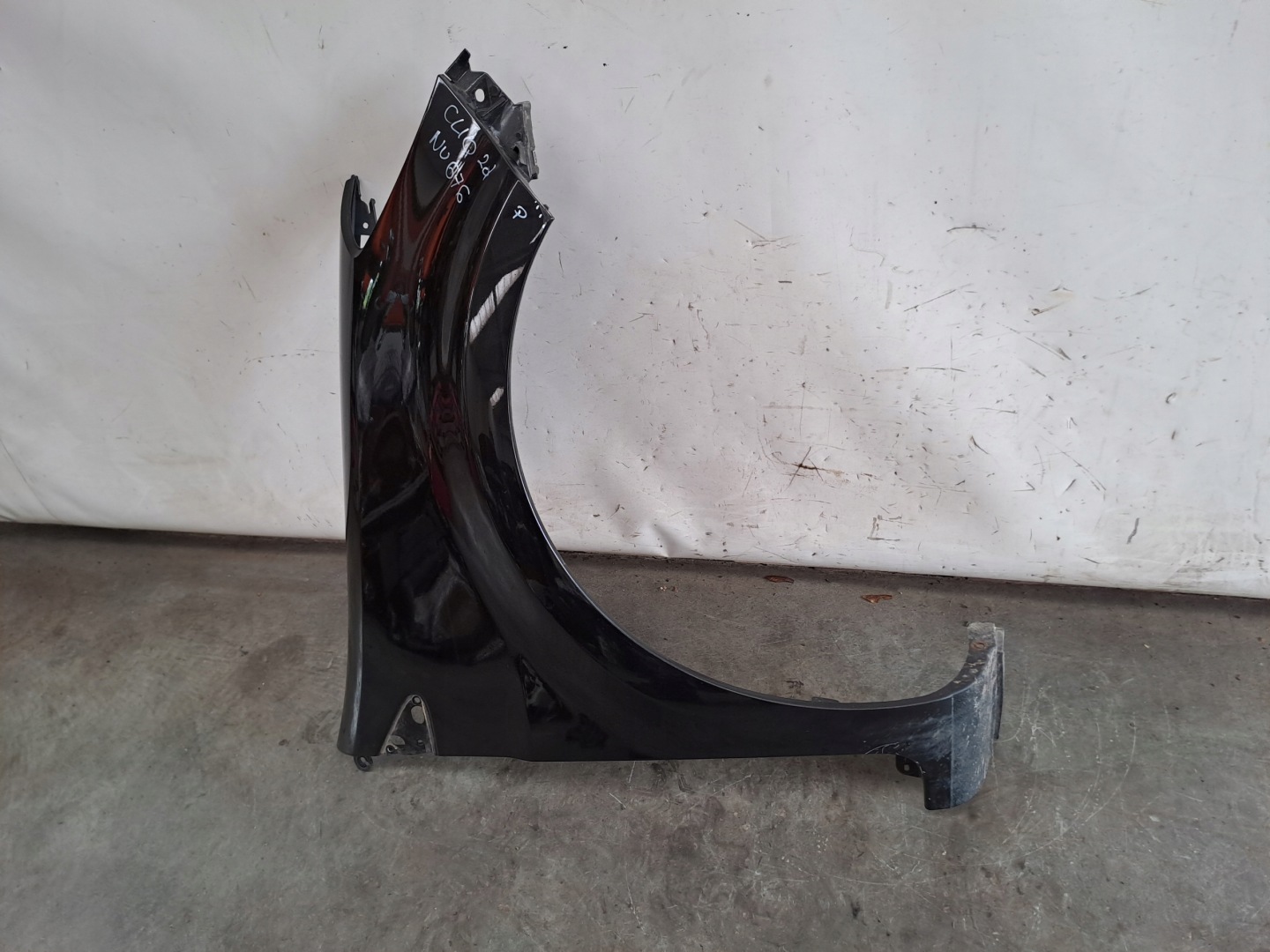 fender right front NV676 Renault Clio II