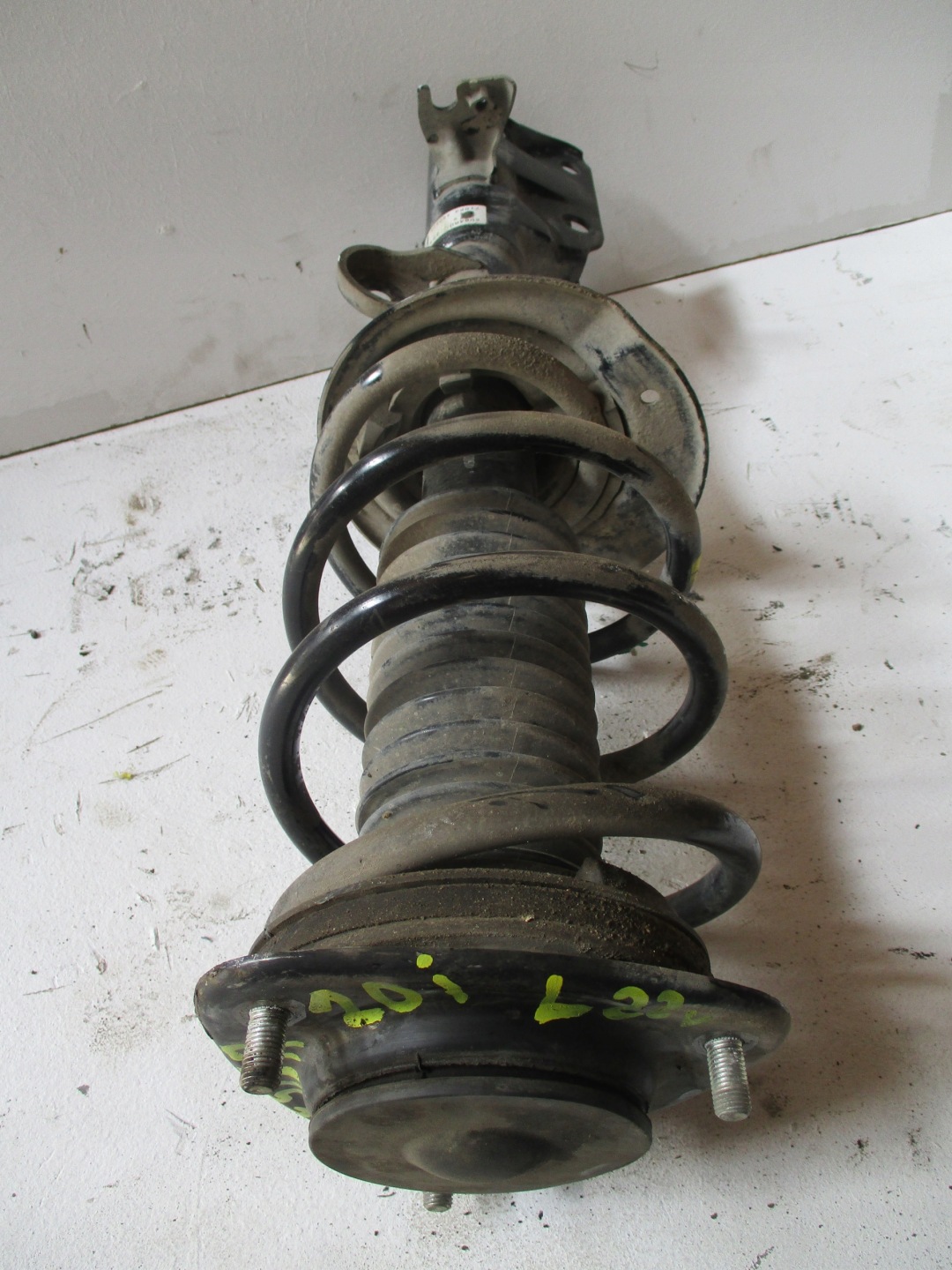 shock absorber amor front SUBARU FORESTER V 2.0i 203105J301 right