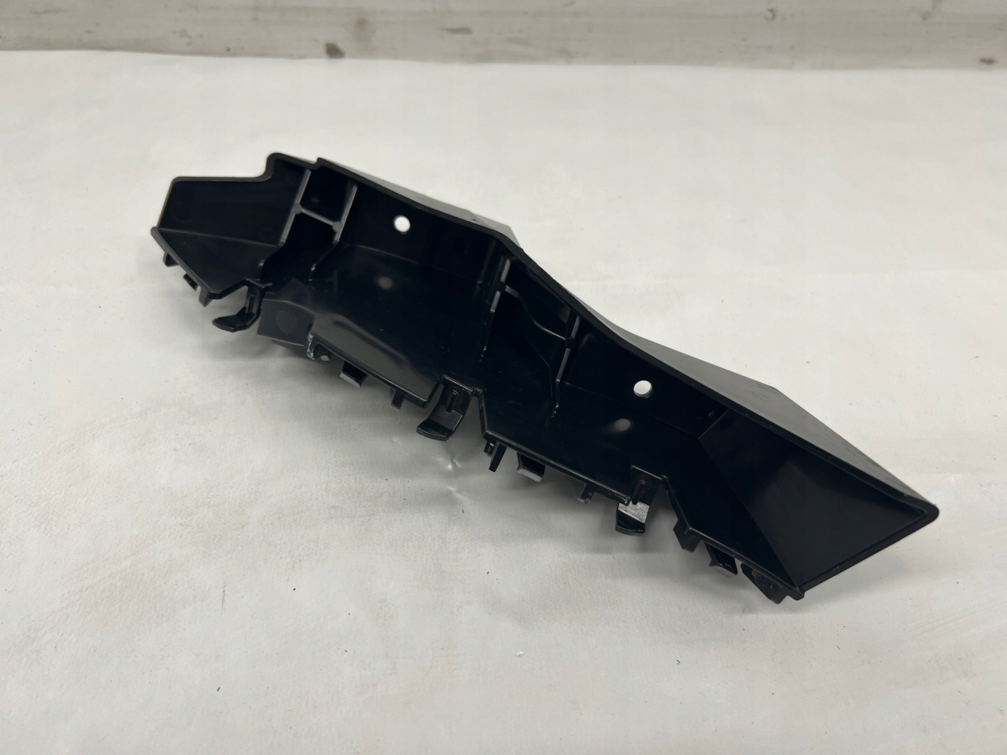 Ford Kuga MK3 bumper bracket left rear part LV4B-17E851-D