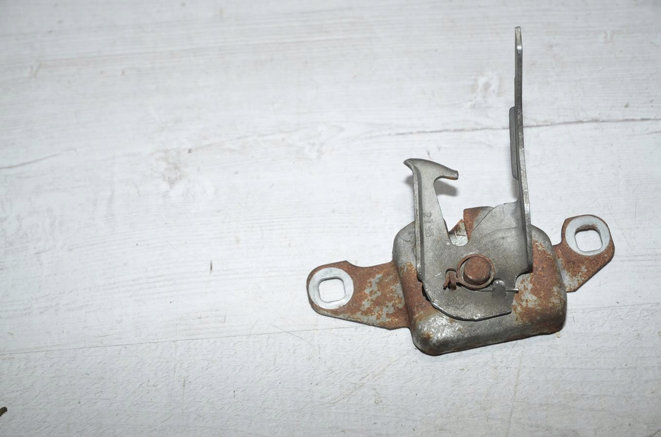 bonnet latch lock Dacia Duster and LIFT 15r