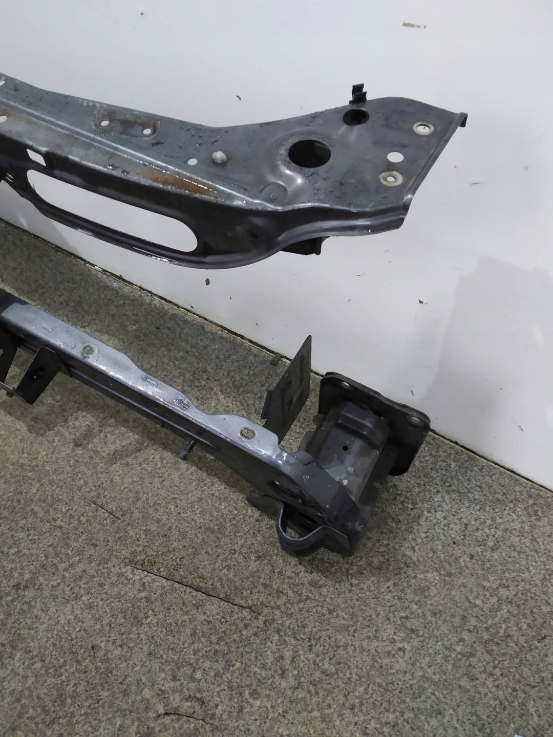support panel for radiators pillar Mitsubishi Outlander II (2005-2013)