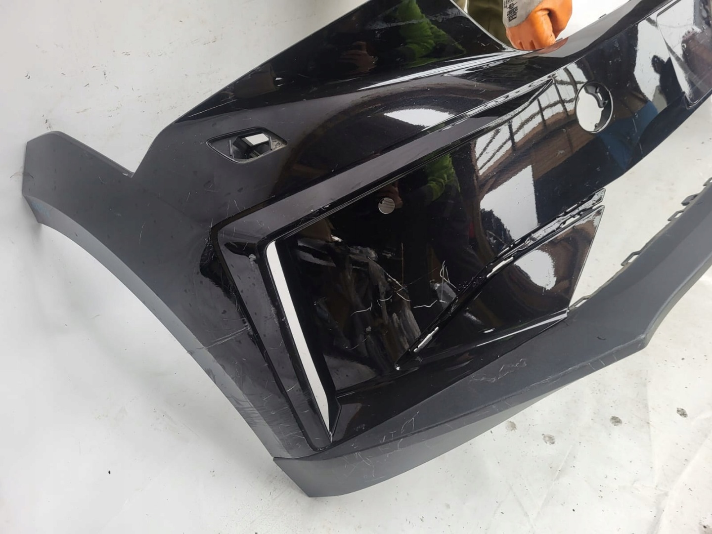 SKODA ENYAQ IV 20- bumper front front SPR PDC