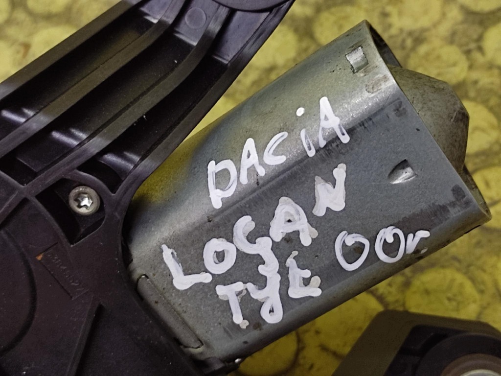 DACIA LOGAN motor ablaktörlők far 8200441376A
