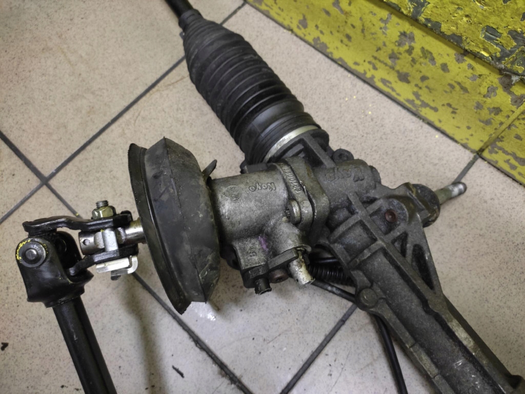 CITROEN C4 Boîte direction 8820000084