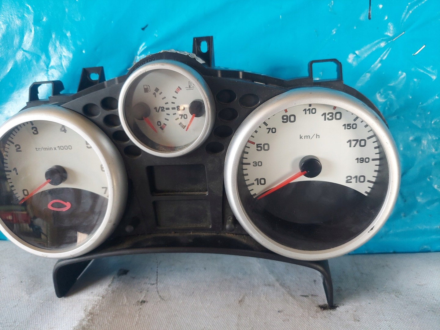 dials clock PEUGEOT 207 1.4 16V 9666132380