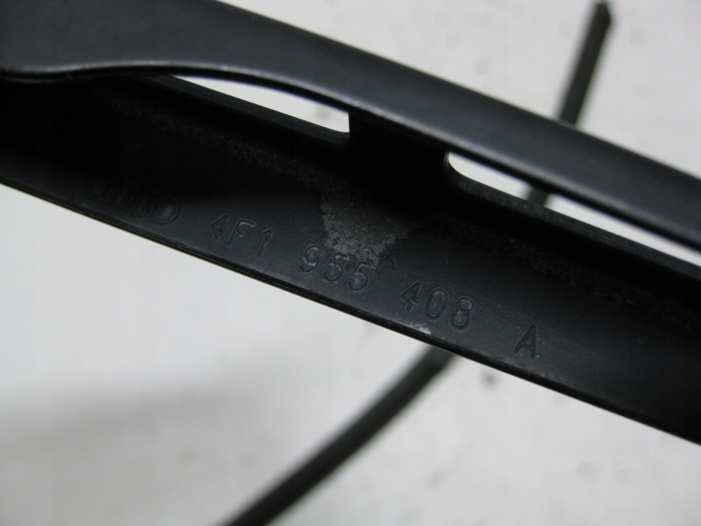 AUDI A6 C6 KOMBI 2.7 TDI 07R wiper arm right left front KOMPLET