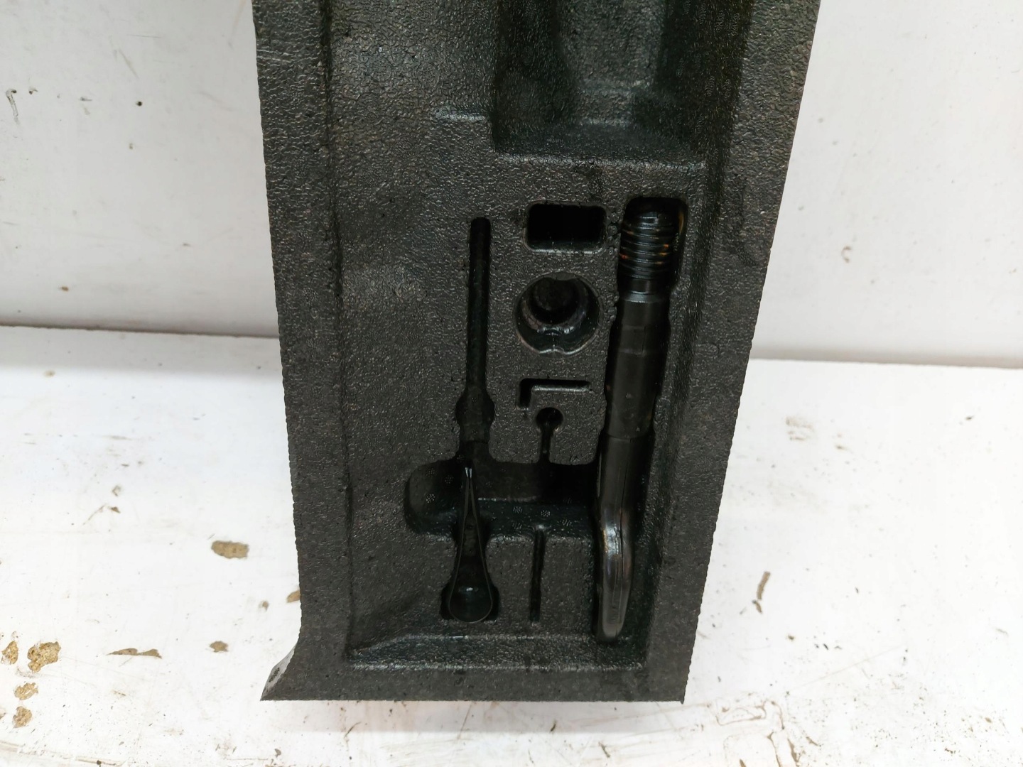 Skoda Octavia IV 5E3 1.4 e-tron berline polystyrène roue secours garniture 5E3858857