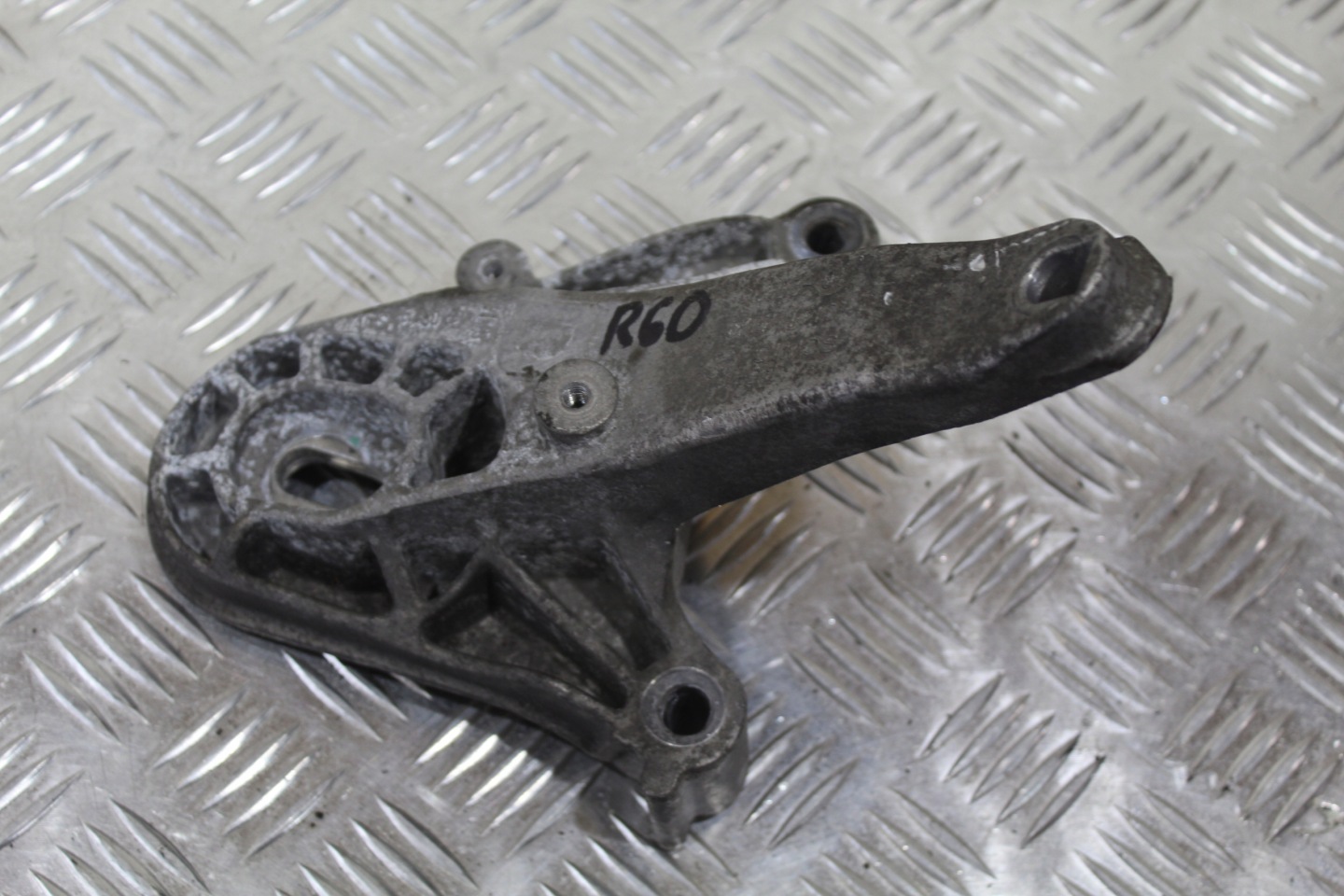 SUPPORT SUPPORT PLAQUE MOTEUR MINI COUNTRYMAN R60
