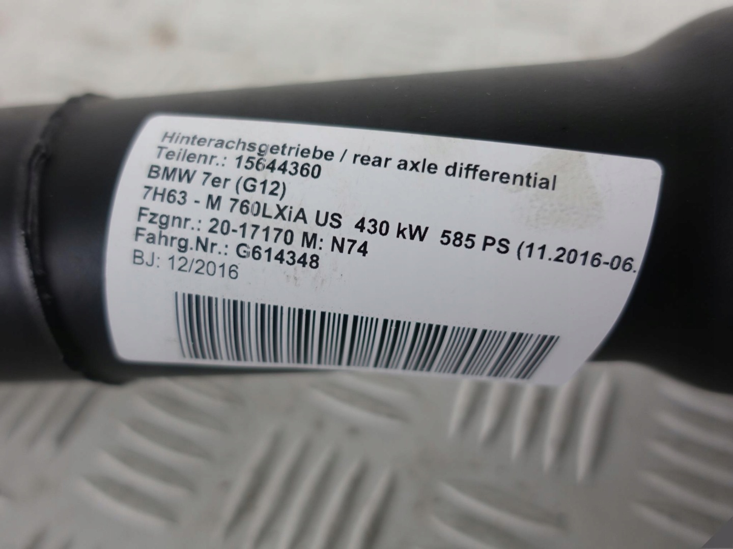 BMW 7 G12 M760iX LONG cardan rear part