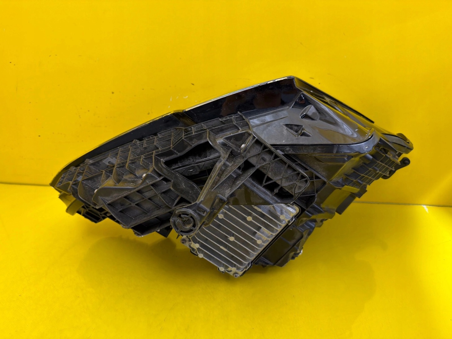 light left front Volvo EX30 Full Led 80000401