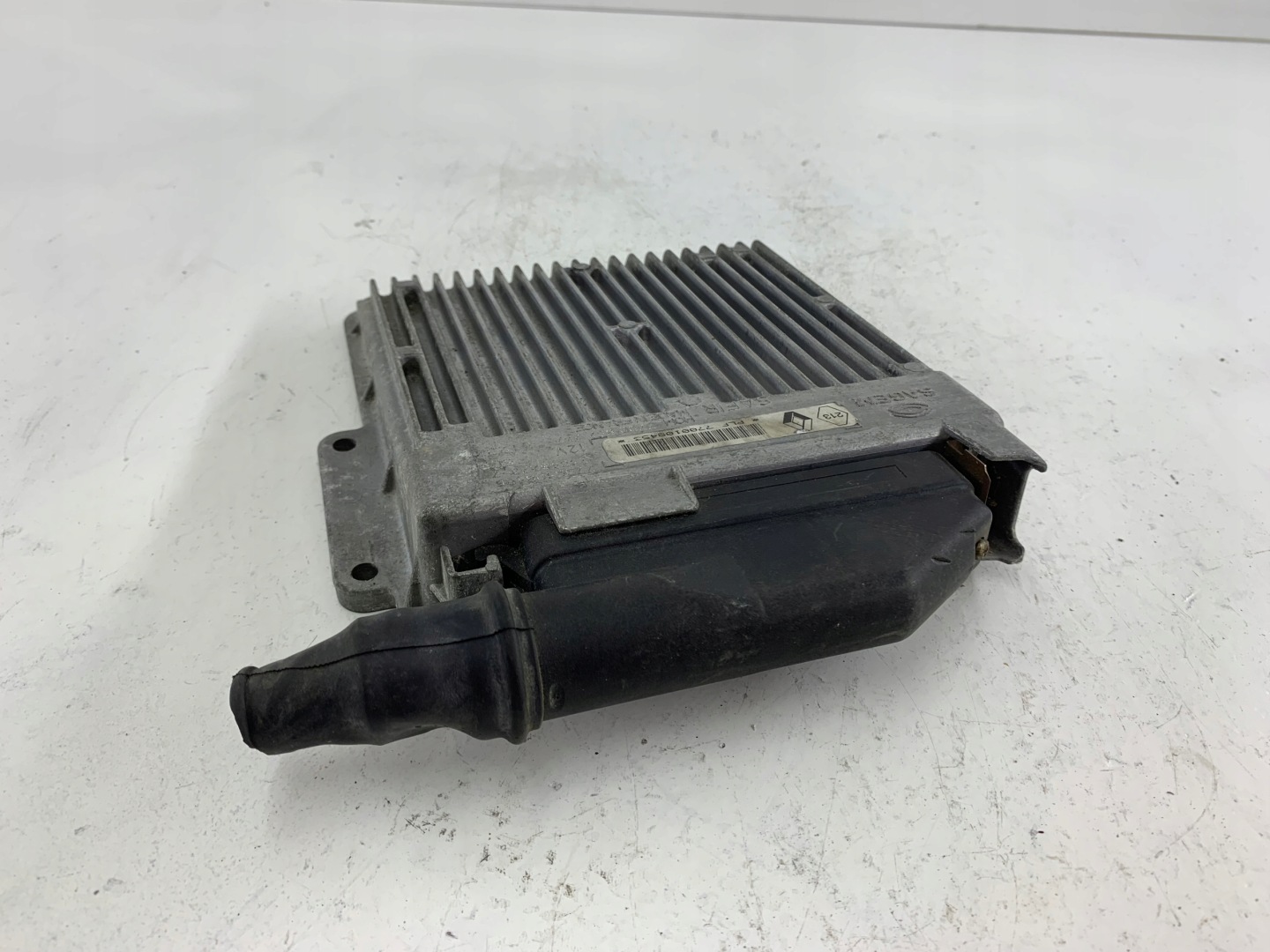 RENAULT CLIO II 1.2 control unit of the engine 7700108453