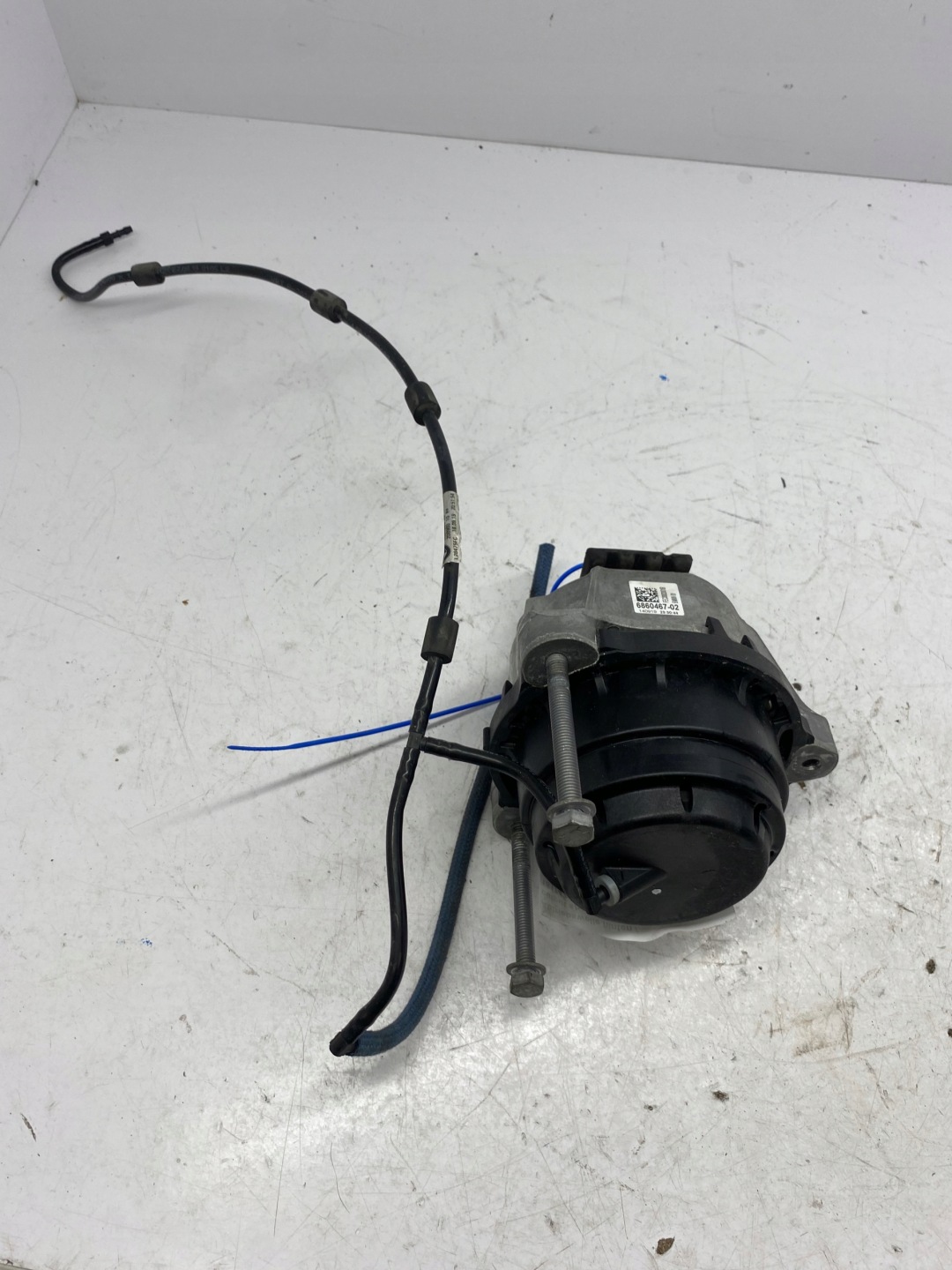 BMW 7 G11 G12 engine mount 6860467