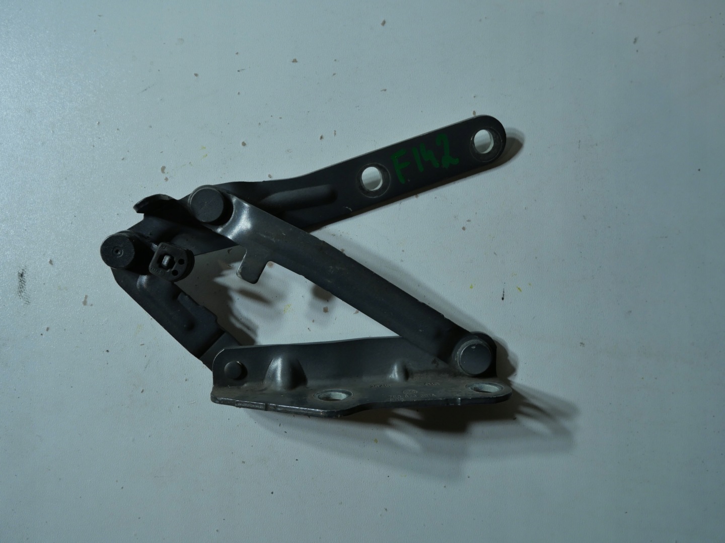 hinge bonnets POKRYWY left VW T6 7E0823301A