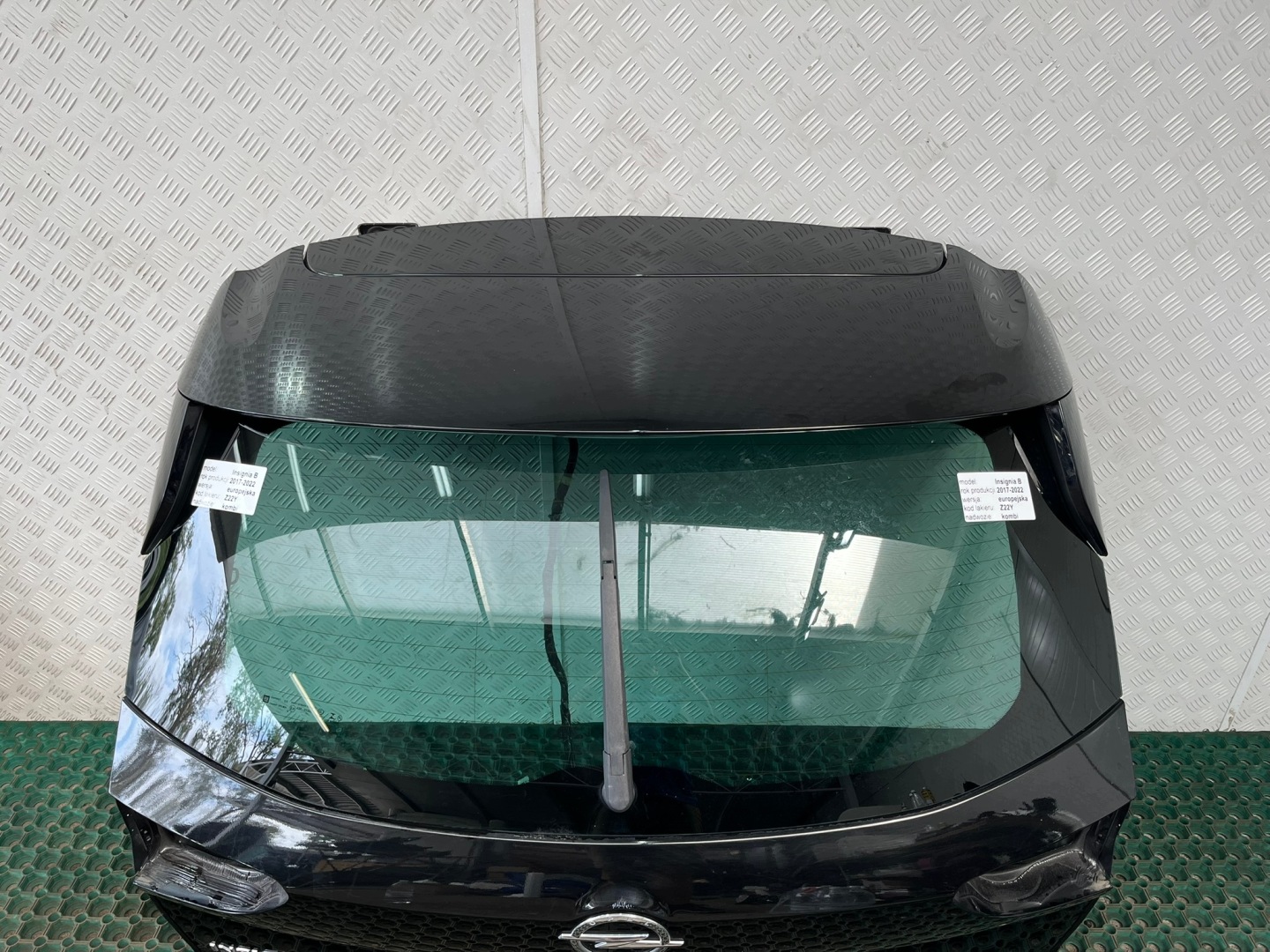 OPEL INSIGNIA B LIFT 20-22 KOMBI boot doors boot below colour Z22Y nice