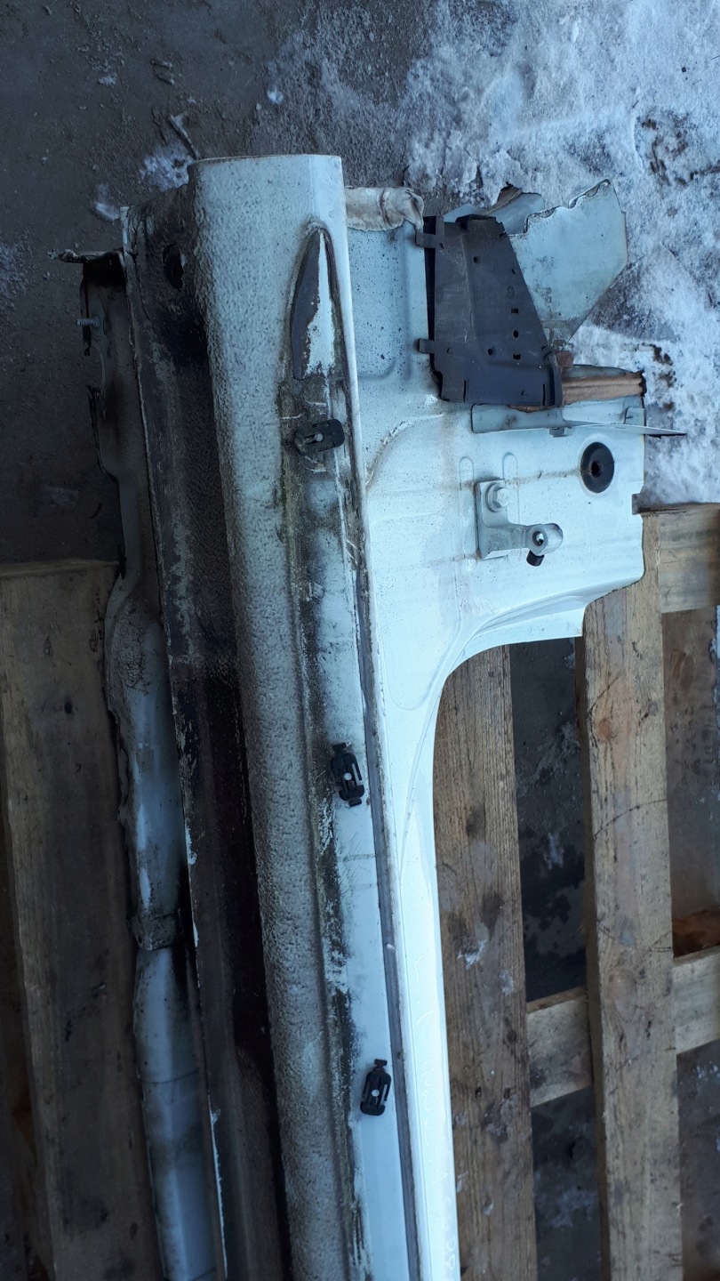 S4 B8 LIFT práh boční PRAHU levý předek LS9R