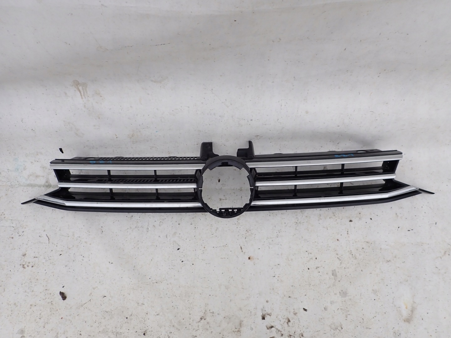 VW TOURAN II 2 15-> grill grille radiator
