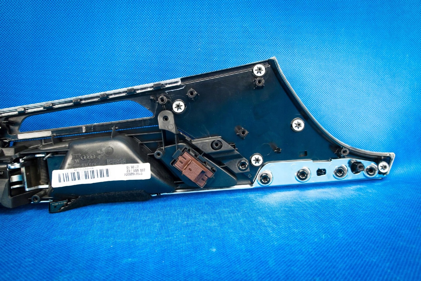 lišta dekoracyjna dveře Audi A8 4H0867101E