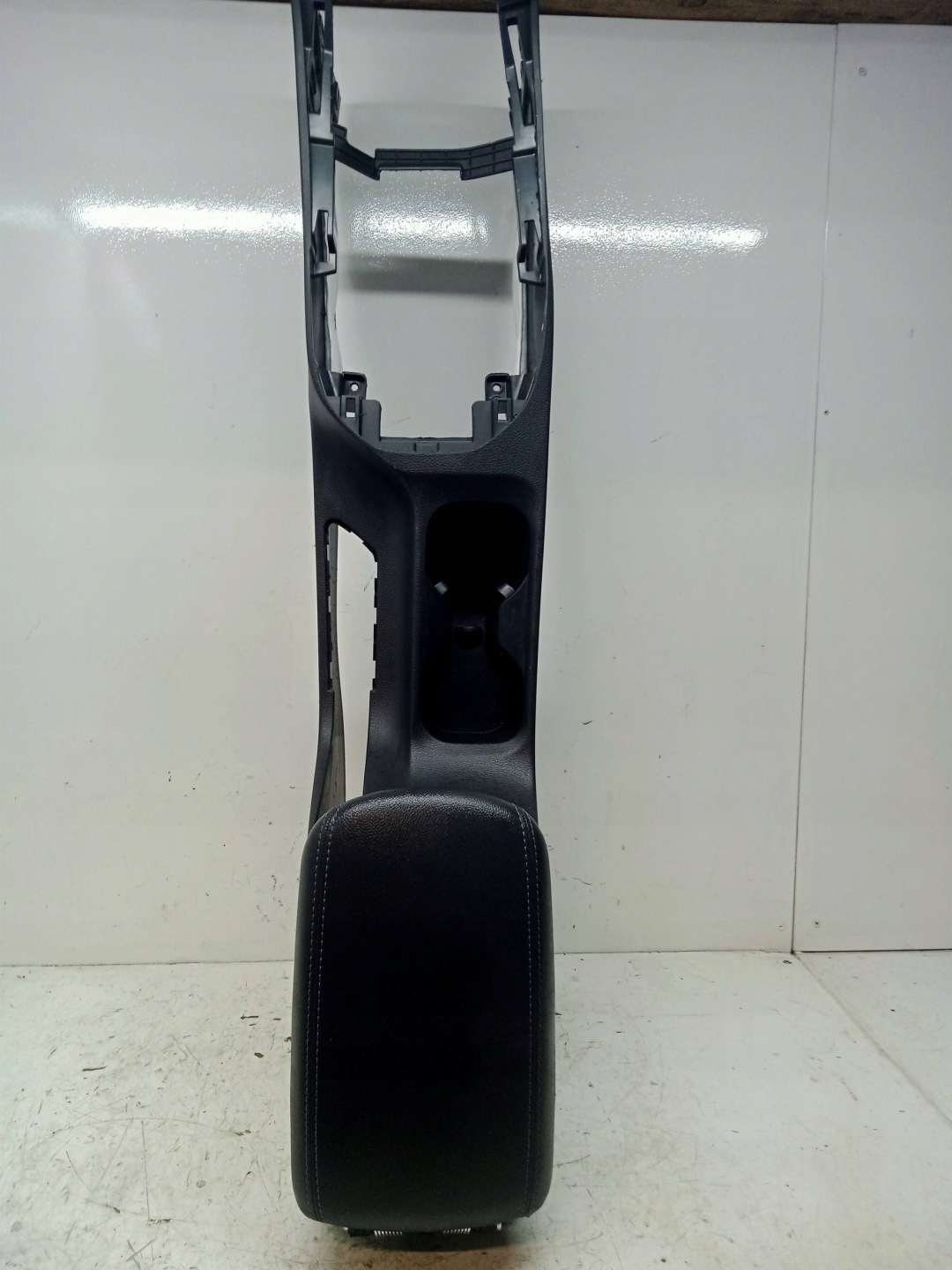 HYUNDAI I30 III TUNEL central armrest leather 2017