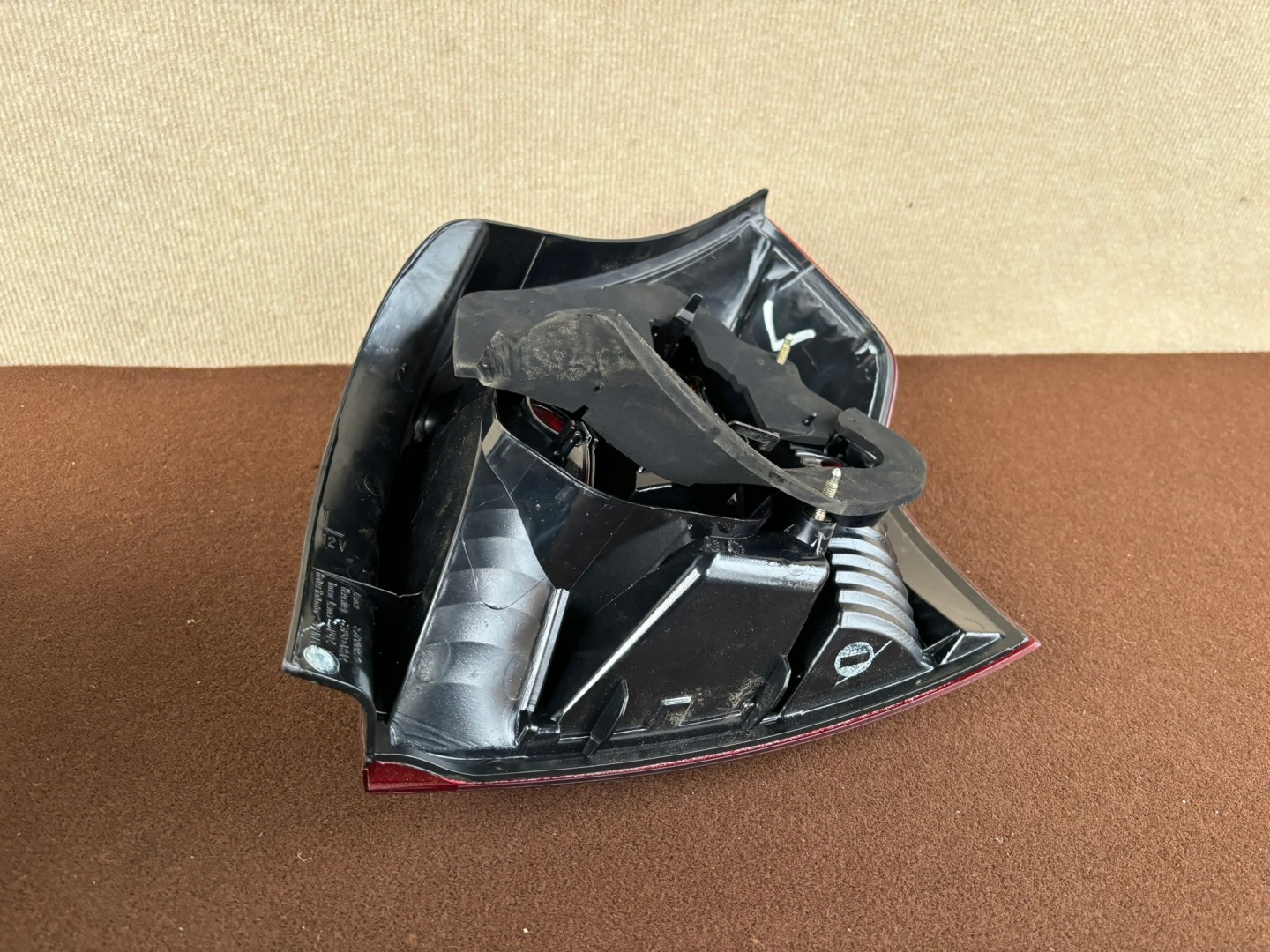 TOYOTA COROLLA E12 HB 02-04 ROK left light rear part KOITO 02-51 E654